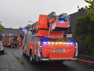 FW Norderstedt: Feuer im Treeneweg