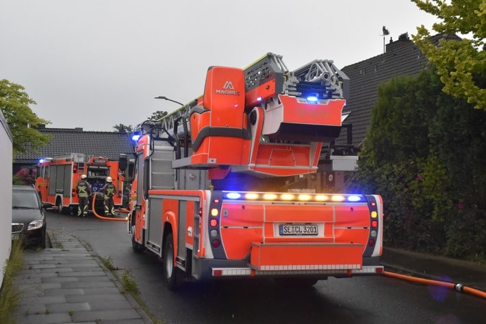 FW Norderstedt: Feuer im Treeneweg