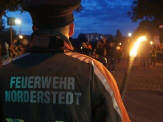 FW Norderstedt: Laternenumzug der Freiwilligen Feuerwehr Garstedt und des Herold Center Norderstedt