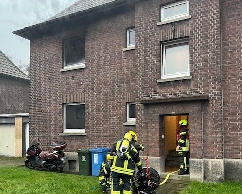 FW-OB: Ausgedehnter Zimmerbrand