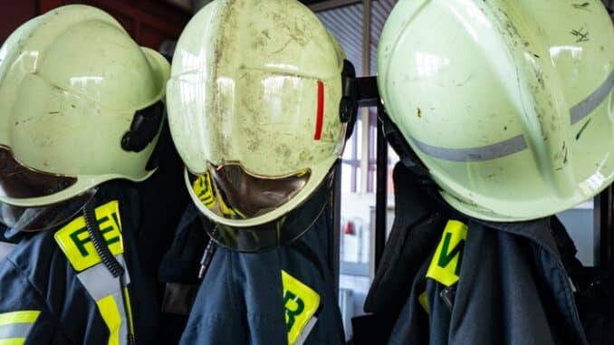 FW-OB: Balkonbrand im Hinterhof