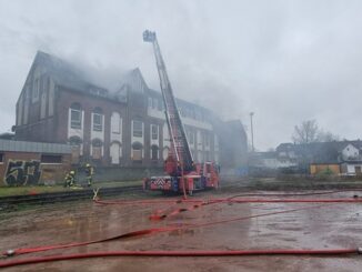 FW-OB: Brand in der ehemaligen Hauptschule St. Michael an der Knappenstraße