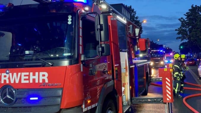 FW-OB: Brand in einem Oberhausener Friseursalon
