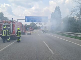 FW-OB: Brennender LKW auf der BAB 42