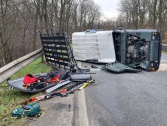 FW-OB: Schwerer Verkehrsunfall im Kreuz Oberhausen