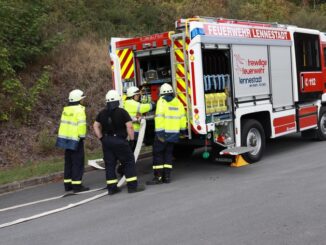 FW-OE: 14 neue Maschinisten bei der Feuerwehr Lennestadt