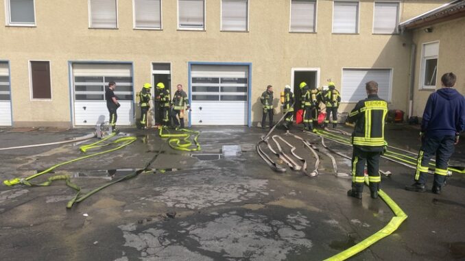FW-OE: 28 neue Atemschutzgeräteträger für die Feuerwehren im Kreis Olpe