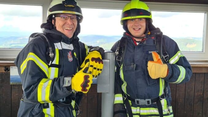 FW-OE: 4. Rhein-Weser-Turm Firefighter Challenge erfolgreich durchgeführt /Feuerwehrwesen kennt keine kommunalen Grenzen/
