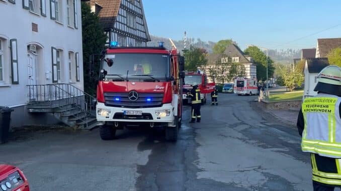 FW-OE: Dachstuhlbrand in Oberhundem