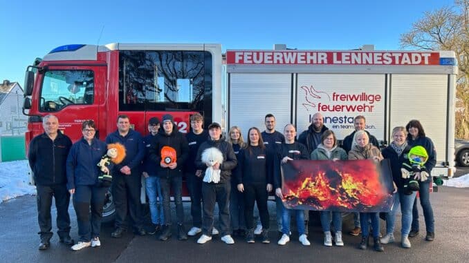 FW-OE: Erfolgreiches Seminar für Brandschutzerzieher der Feuerwehr Lennestadt