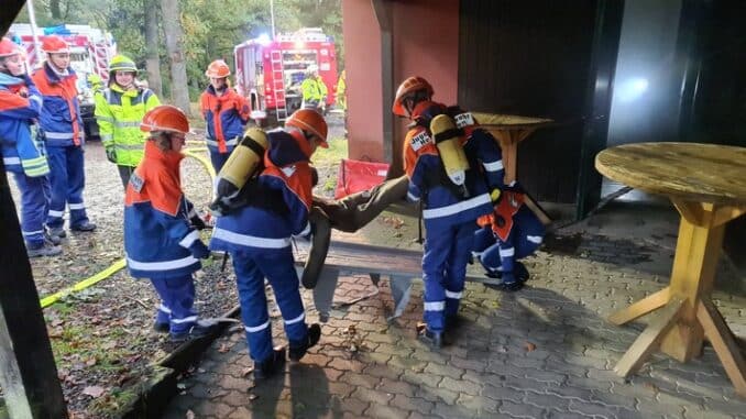 FW-OE: Gemeinschaftsübung der Jugendfeuerwehren Helberhausen, Silberg und Heinsberg