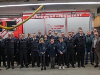 FW-OE: Jahresdienstbesprechung des Einsatzbereichs 4 der Feuerwehr Lennestadt - 100 Jahre Löschgruppe Saalhausen