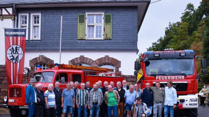 FW-OE: Jugendfeuerwehr-Jahrgang 1972 trifft sich nach 50 Jahren