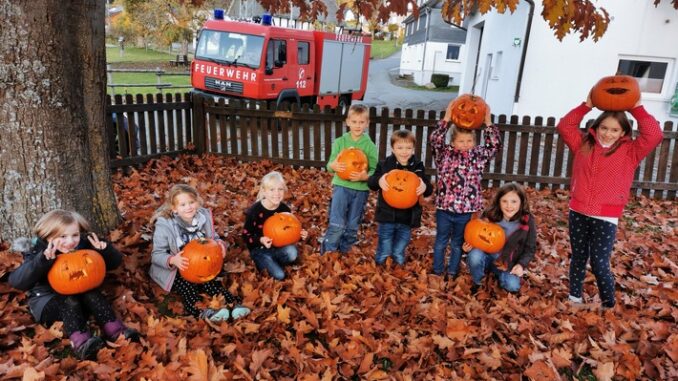 FW-OE: Lösch Kids Brachthausen / weitere Kinderfeuerwehr bei der Feuerwehr der Gemeinde Kirchhundem