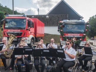 FW-OE: Neues Feuerwehrgerätehaus und Fahrzeug in Oberelspe