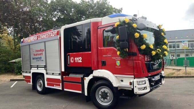 FW-OE: Offizielle Übergabe des neuen Löschgruppenfahrzeuges in Lennestadt - Halberbracht