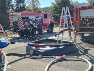 FW-OE: Übung der 1. Feuerwehrbereitschaft Reg- Bez. Arnsberg