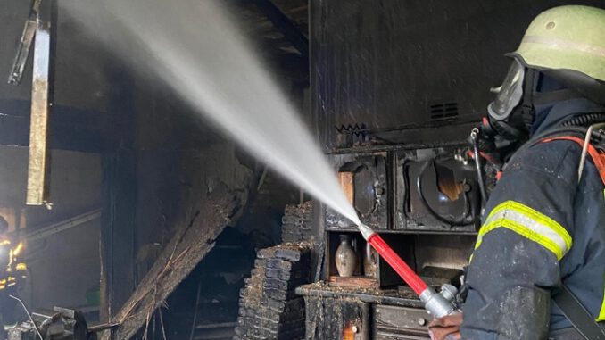 FW-OG: Brand in unbewohntem Bauernhaus