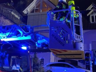 FW-OG: Dachstuhlbrand in der Weinstraße, Offenburg/Rammersweier