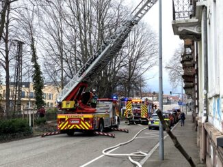 FW-OG: Gefährlicher Brand im Treppenhaus in der Offenburger Oststadt