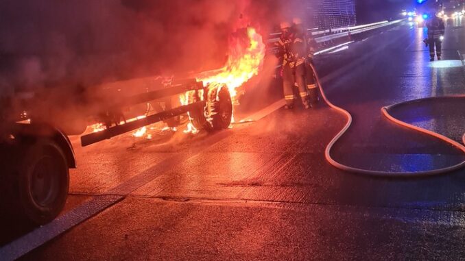 FW-OG: Lkw-Brand im morgendlichen Berufsverkehr