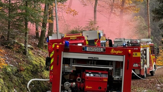 FW-OG: Schmale Forstwege - bergiges Waldgelände. Der Feuerwehr-Stresstest im Zell-Weierbacher Wald.