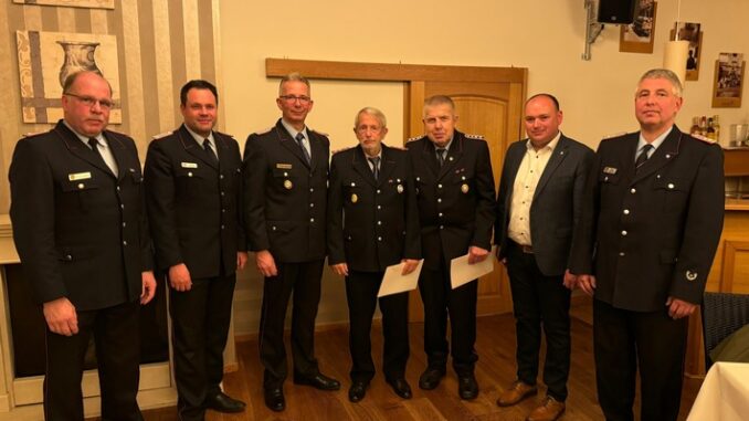 FW-OLL: Beförderungen der Feuerwehr Littel - "gemütlicher Abend" der Feuerwehr ein Erfolg