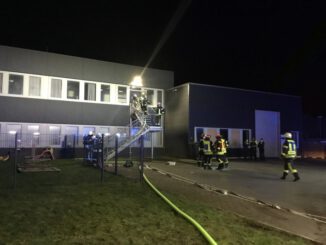 FW Oelde: Brand in einer städtischen Unterkunft