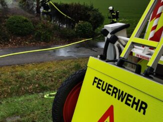 FW Oelde: Zwei Brandeinsätze am Mittwoch. Vormittags führte eine starke Rauchentwicklung zu einem Einsatz auf der Beckumer Straße. Abends brannte eine Küche in Stromberg