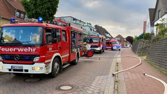 FW Osterholz-Scharm.: Schuppenbrand