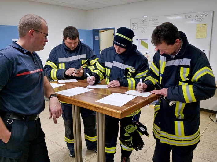 FW-PB: Rekordbeteiligung bei der Nachtwanderung der Jugendfeuerwehren