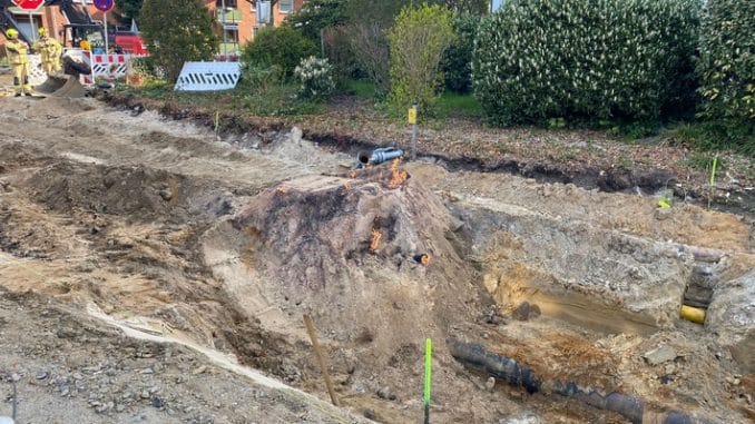 FW-PI: Halstenbek: Eine in Brand geratene Gasleitung sorgte für einen längeren Feuerwehreinsatz