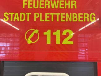 FW-PL: Einsatzreicher Sonntag für Feuerwehr und Rettungsdienst