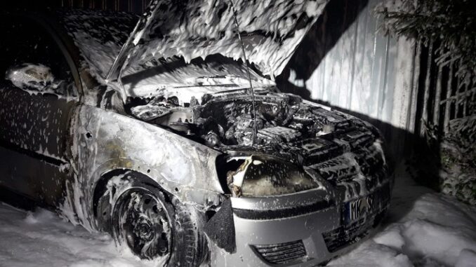 FW-PL: Erneuter PKW-Brand. Kripo nimmt Ermittlungen auf.