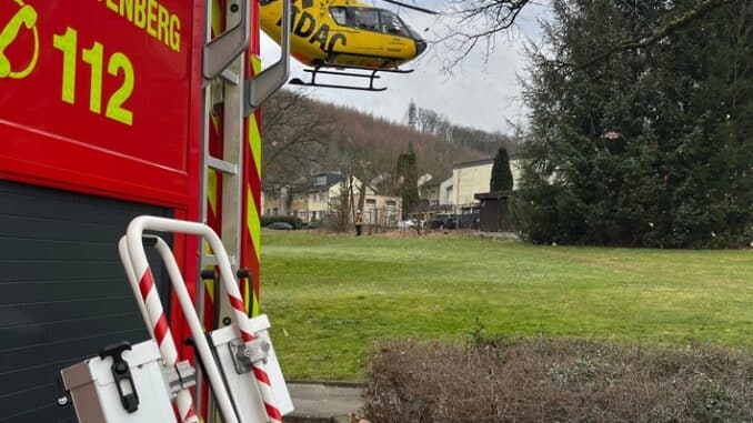 FW-PL: Ortsteil Burg - Schwerer Arbeitsunfall führt zu RTH-Landung