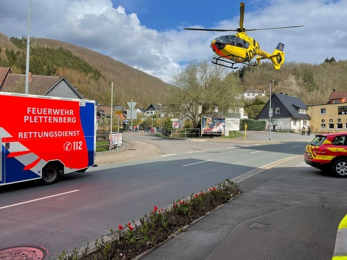 FW-PL: Ortsteil Oesterau - Verkehrsunfall mit Hubschrauberlandung