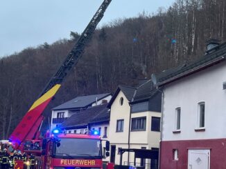 FW-PL: Ortsteil Stadtmitte - Kaminbrand sorgt für Einsatz der Feuerwehr