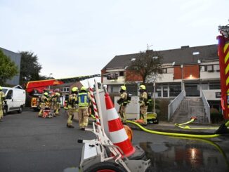 FW Pulheim: Feuer in Sinnersdorf und in Pulheim