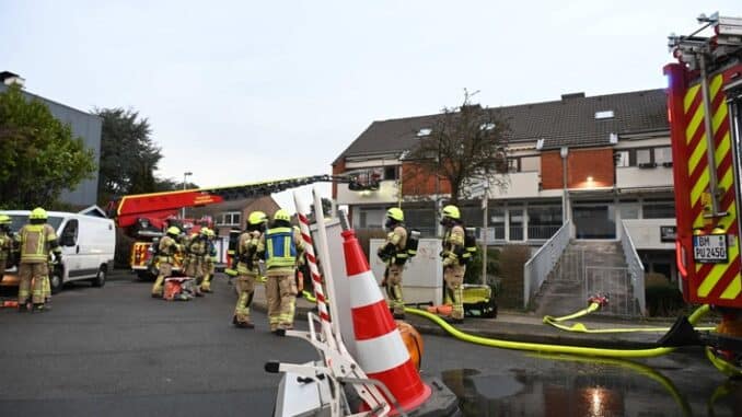 FW Pulheim: Feuer in Sinnersdorf und in Pulheim