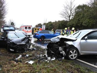 FW Pulheim: Frontalcrash auf L183 in Pulheim-Geyen