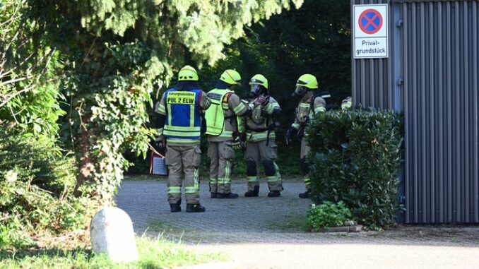 FW Pulheim: Gasaustritt durch Grünschnittarbeiten