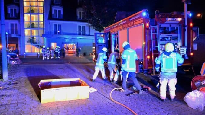 FW Pulheim: Kühlschrank defekt - Pulheimer Feuerwehr im Einsatz