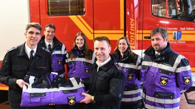 FW Pulheim: Neue Einsatzjacken für ein Sonderteam der Feuerwehr Pulheim