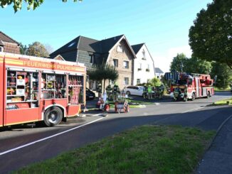 FW Pulheim: Rauchentwicklung im Keller - Pulheimer Feuerwehr im Einsatz