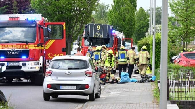 FW Pulheim: Schwelender Akku führt zu umfangreichem Feuerwehreinsatz