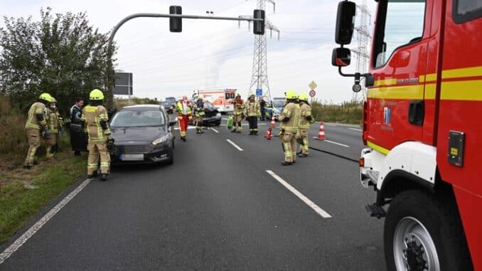 FW Pulheim: Verkehrsunfall mit drei Verletzten auf der B59 bei Pulheim-Stommeln