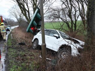 FW Pulheim: Verkehrsunfall zwischen Brauweiler und Geyen