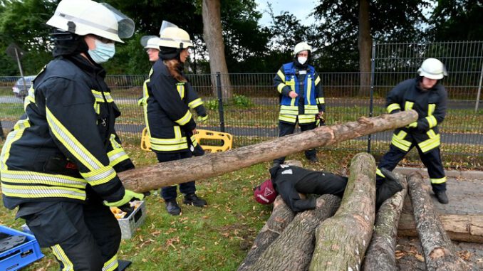 FW-RD: Es qualmt wieder : Übungsbetrieb startet durch
