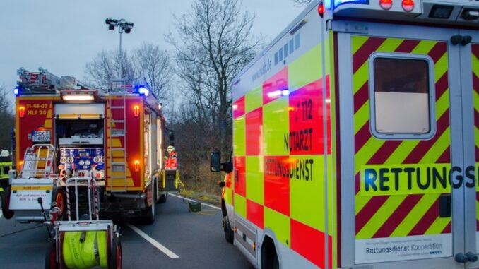FW-RD: Frontalzusammenstoß auf der K57 bei Kochendorf - 2 schwerverletzte Personen und ein Toter