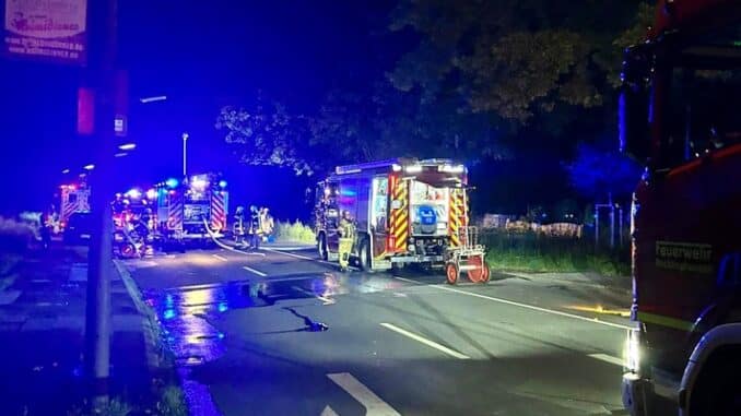FW-RE: Brand einer Gartenlaube - keine Verletzten